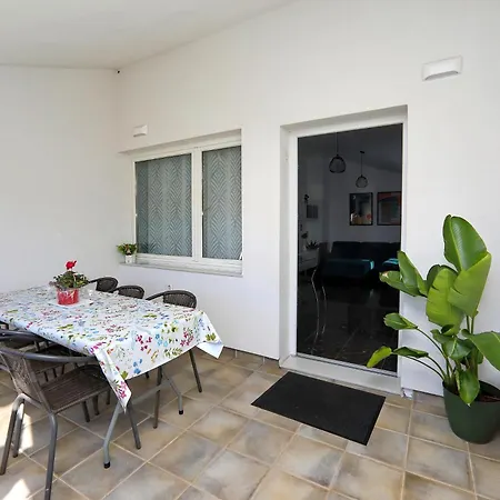 Sime Apartment *